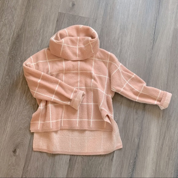 Lulu’s Sweater - Picture 6 of 8